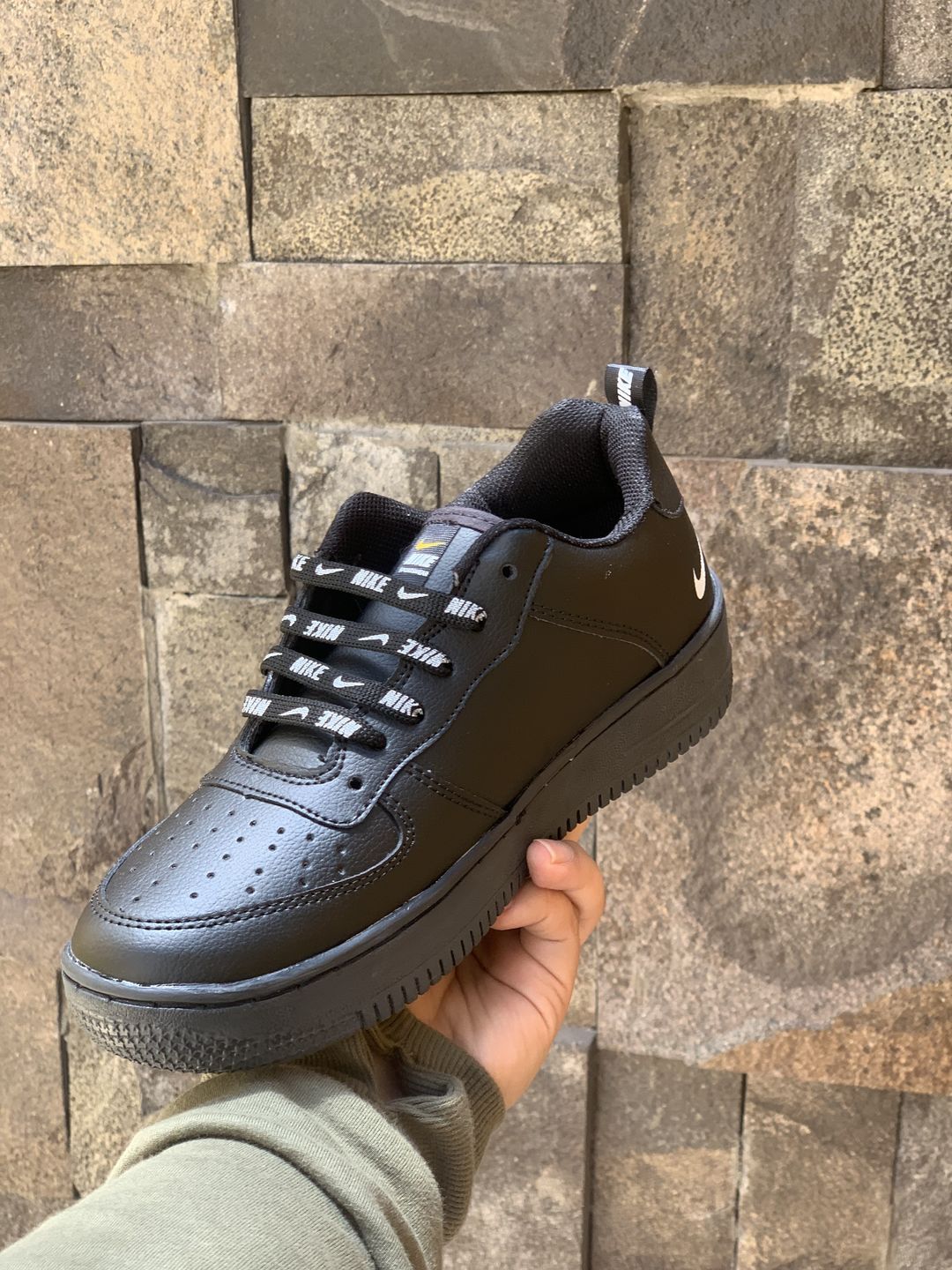 Customer photo review of Tenis 275 Negro Total