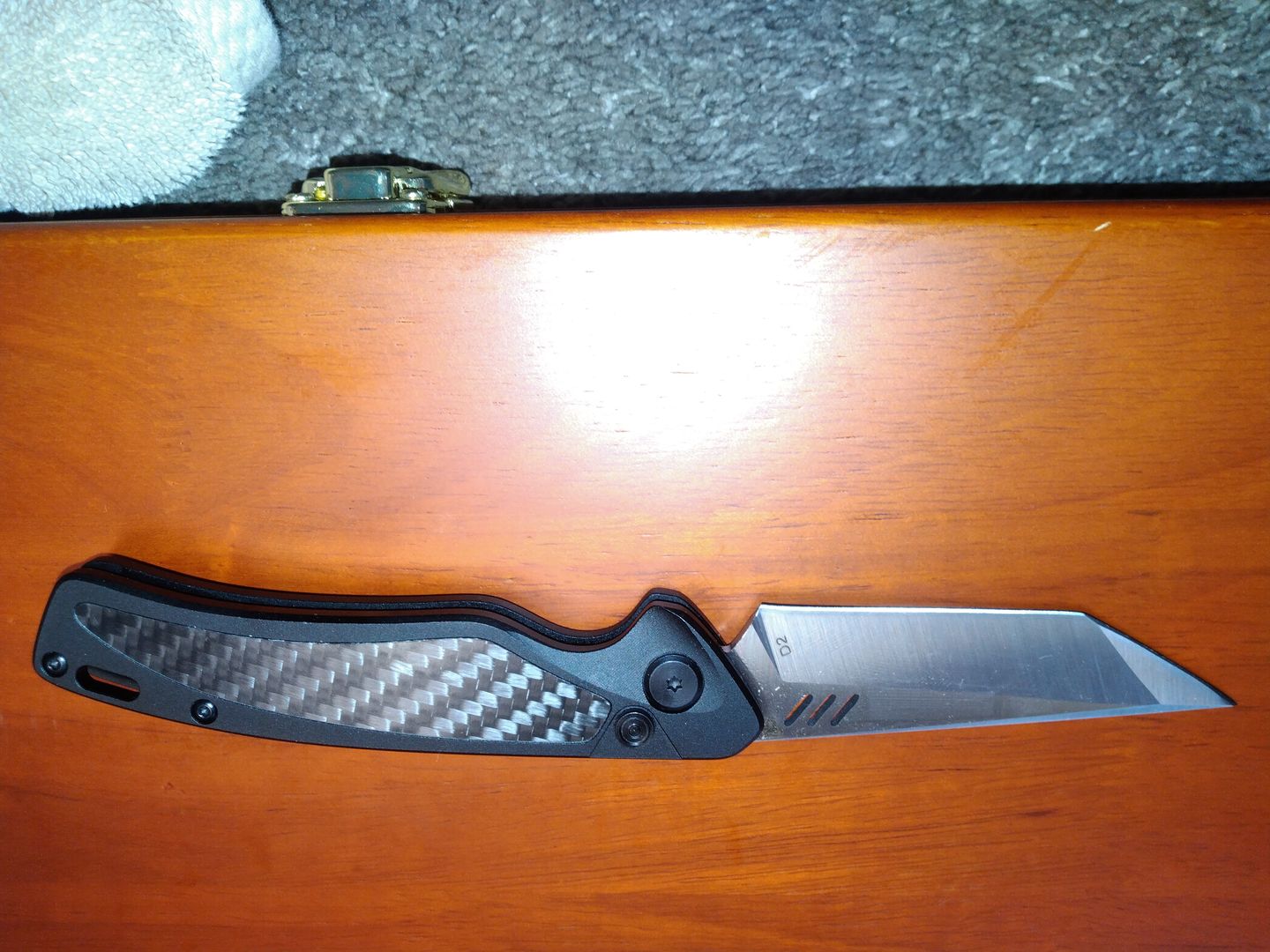 Customer photo review of VT Stealth Automatic Switchblade Knife