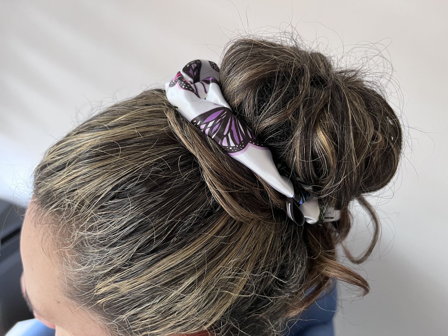 Customer photo review of Scrunchie - White Butterflies Petit