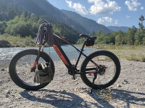 Customer photo review of Eleglide Black Bottle Holder