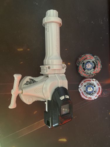 Customer photo review of Takara Tomy L-Drago Destructor Beyblade BB-108 / L Drago Destroy F:S - With Left Spin Launcher