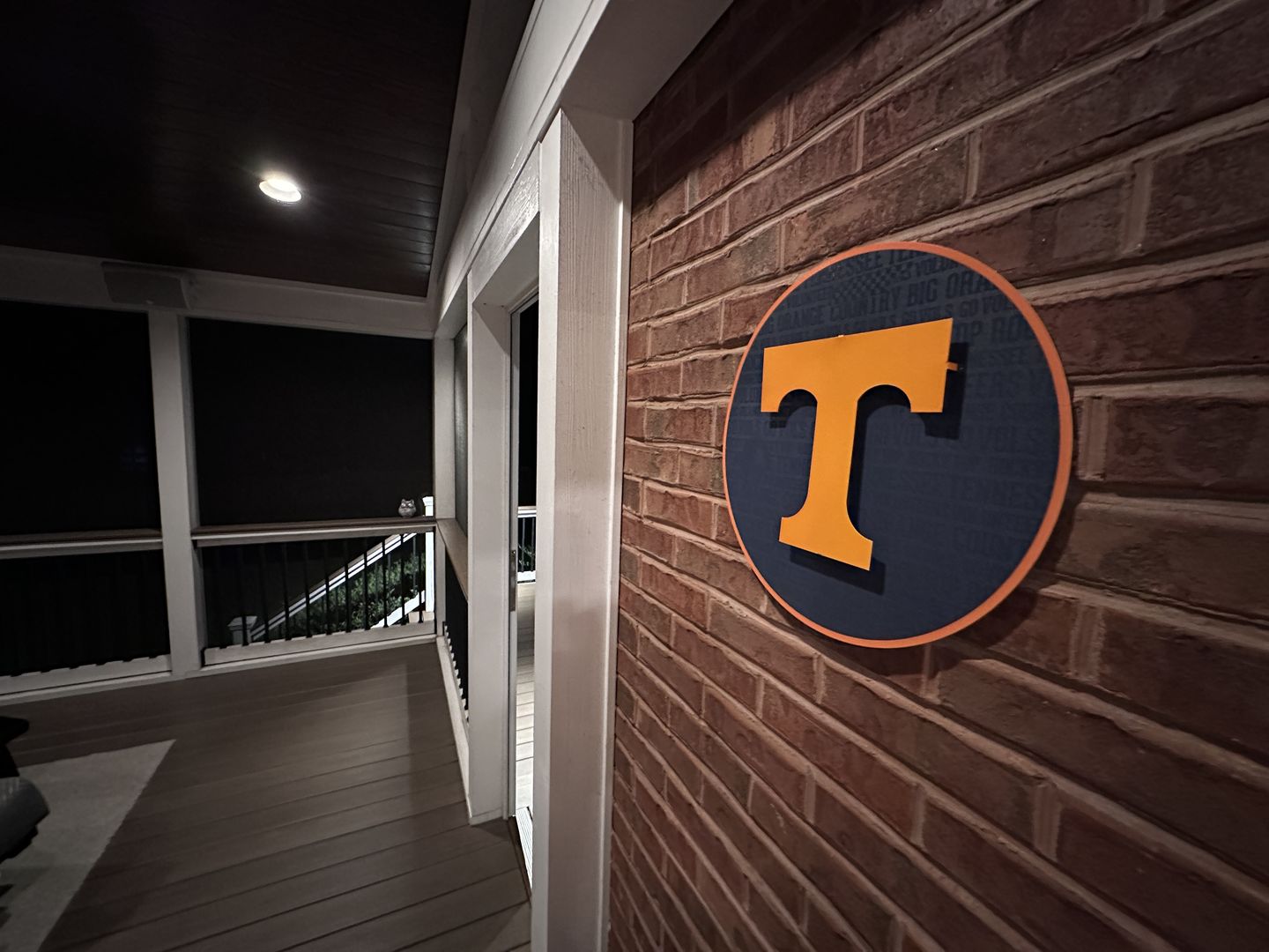 Customer photo review of CRAFT SERIES -  Tennessee Volunteers 3D Embossed Metal Wall Art