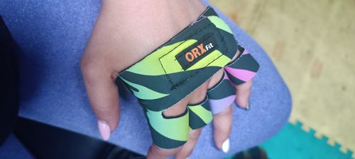 Customer photo review of Guantes Pesas GRAB Mujer