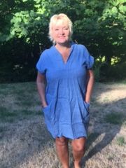 Customer photo review of Meo Linen Pocket Dress (Denim)