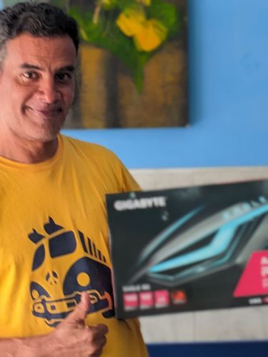 Customer photo review of Tarjeta de Video GIGABYTE Radeon RX 6600 Eagle 8G Graphics WINDFORCE 3X Cooling System, 8GB 128-bit GDDR6, GV-R66EAGLE-8GD