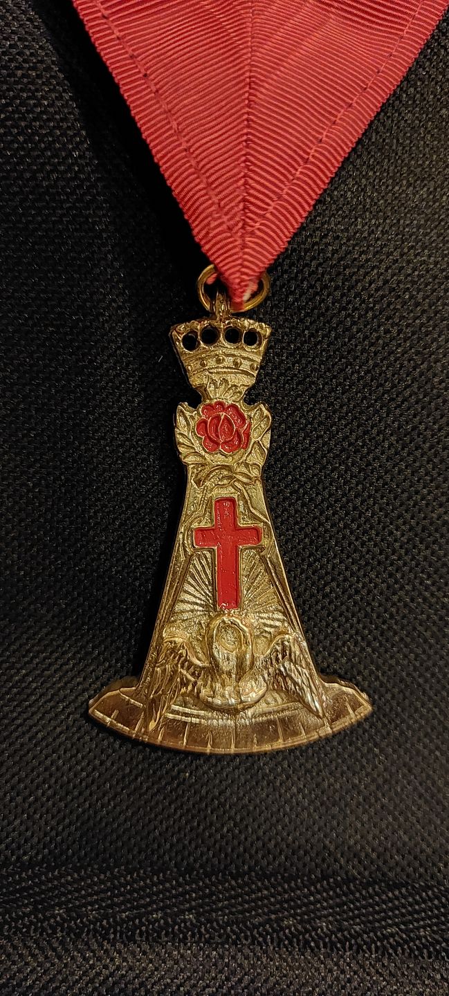 Customer photo review of Bijou Chevalier Rose-Croix - 18° degré REAA