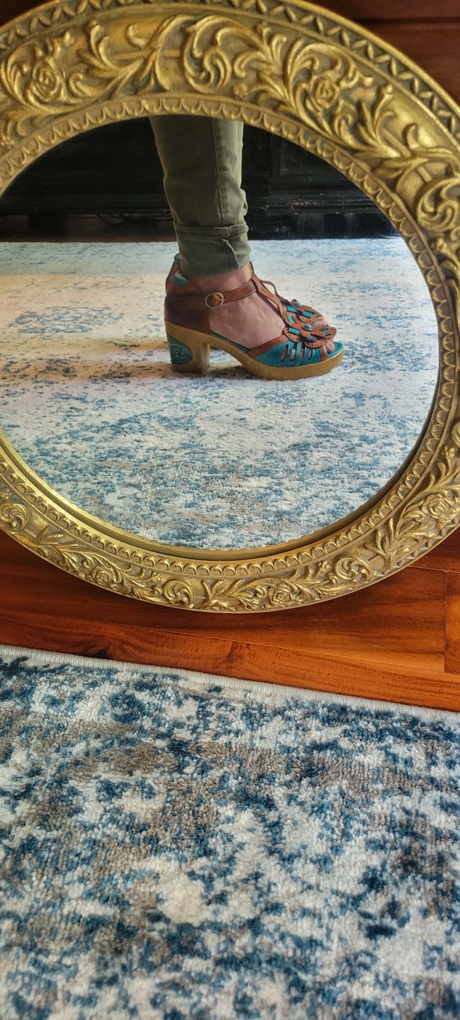 Customer photo review of Vintage Handmade Fish Mouth Floral Sandals