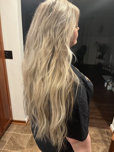 Customer photo review of Full Shine Virgin Weft Brazilian 100% Human Hair Sew In Bundles Balayage Highlights (#8/8/613)