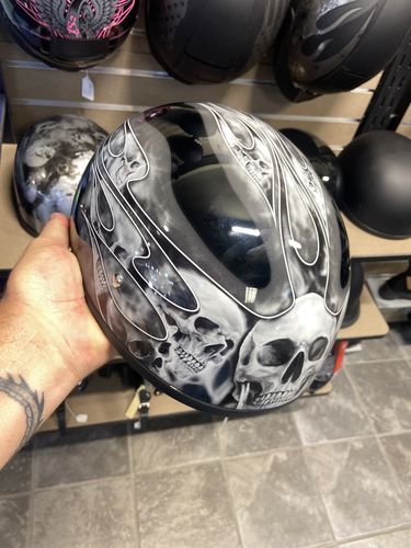 Customer photo review of D.O.T. DAYTONA SKULL CAP- W/ SKULL FLAMES SILVER