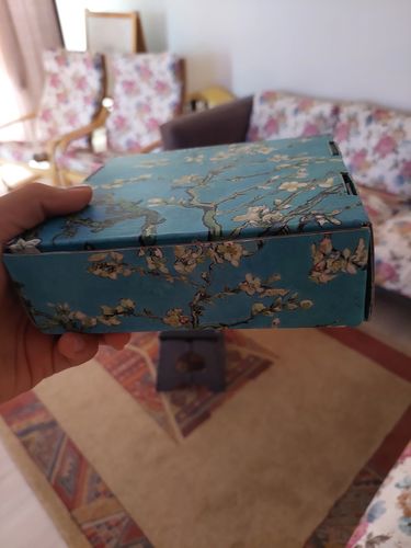 Customer photo review of Gustav Klimt Flowers (Çiçekler) Tablo Fular