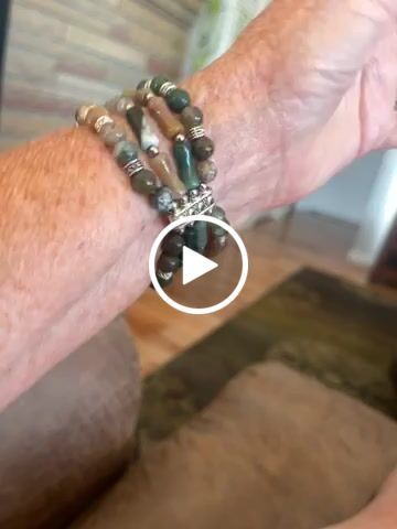 Customer video review of Vintage Agate Stretch Apple Watch Strap