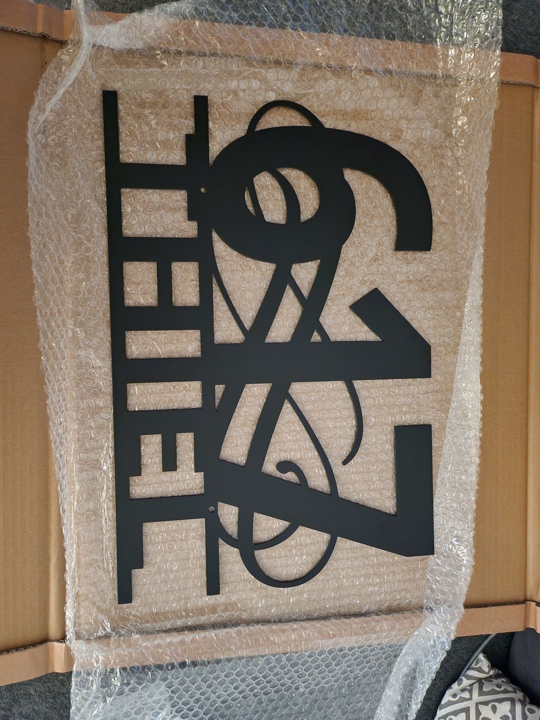 Customer photo review of Hausnummern-Türschild Ornamental Style einzeilig (personalisierbar)