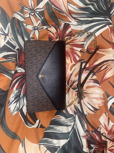 Customer photo review of Small Logo Envelope Crossbody Bag (BROWN/BLK)