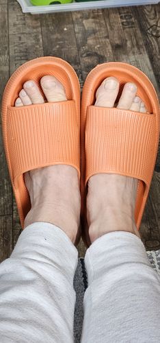 Customer photo review of HappyFlops