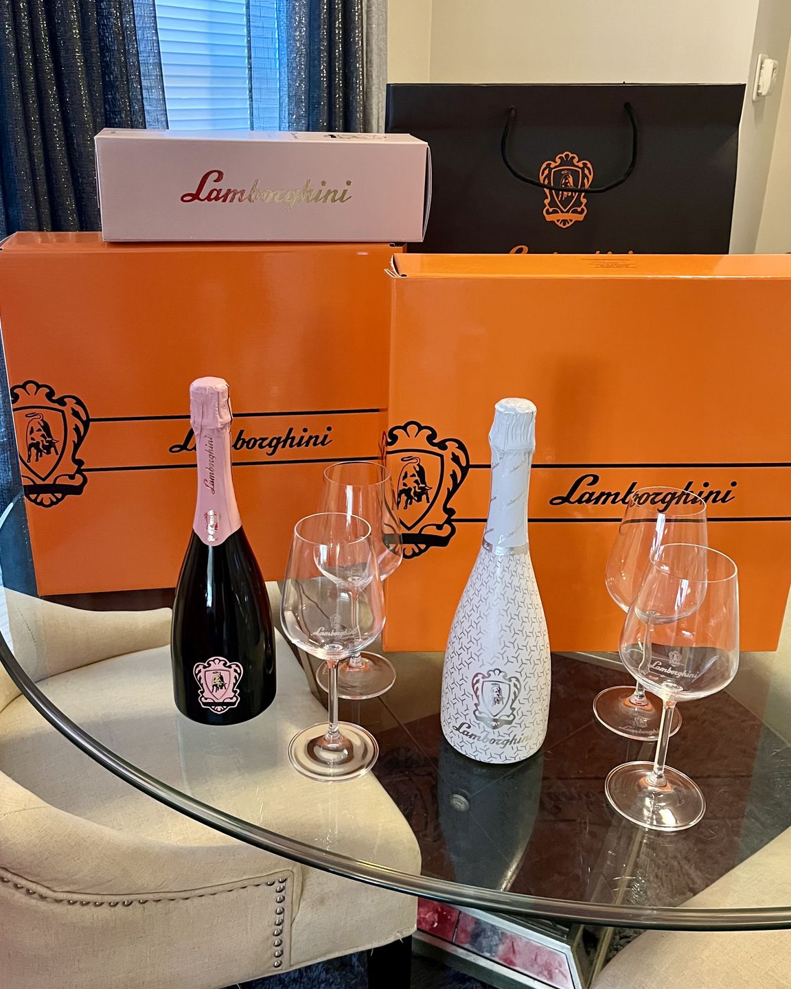 Customer photo review of Lamborghini Rosè "The Legend" with Gift Set & Wine Glasses