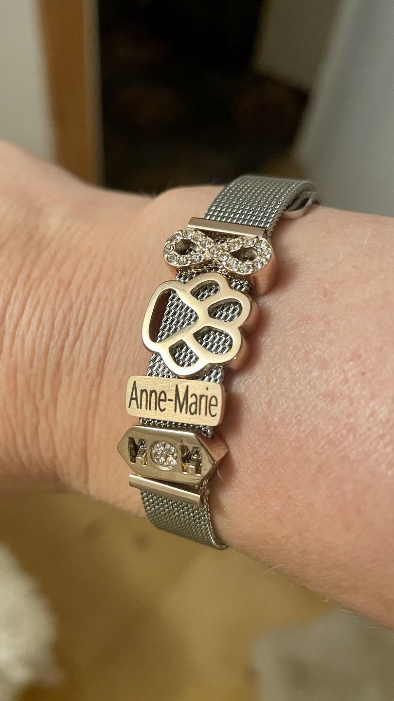 Customer photo review of Mesh charm infinity stones rosé gold