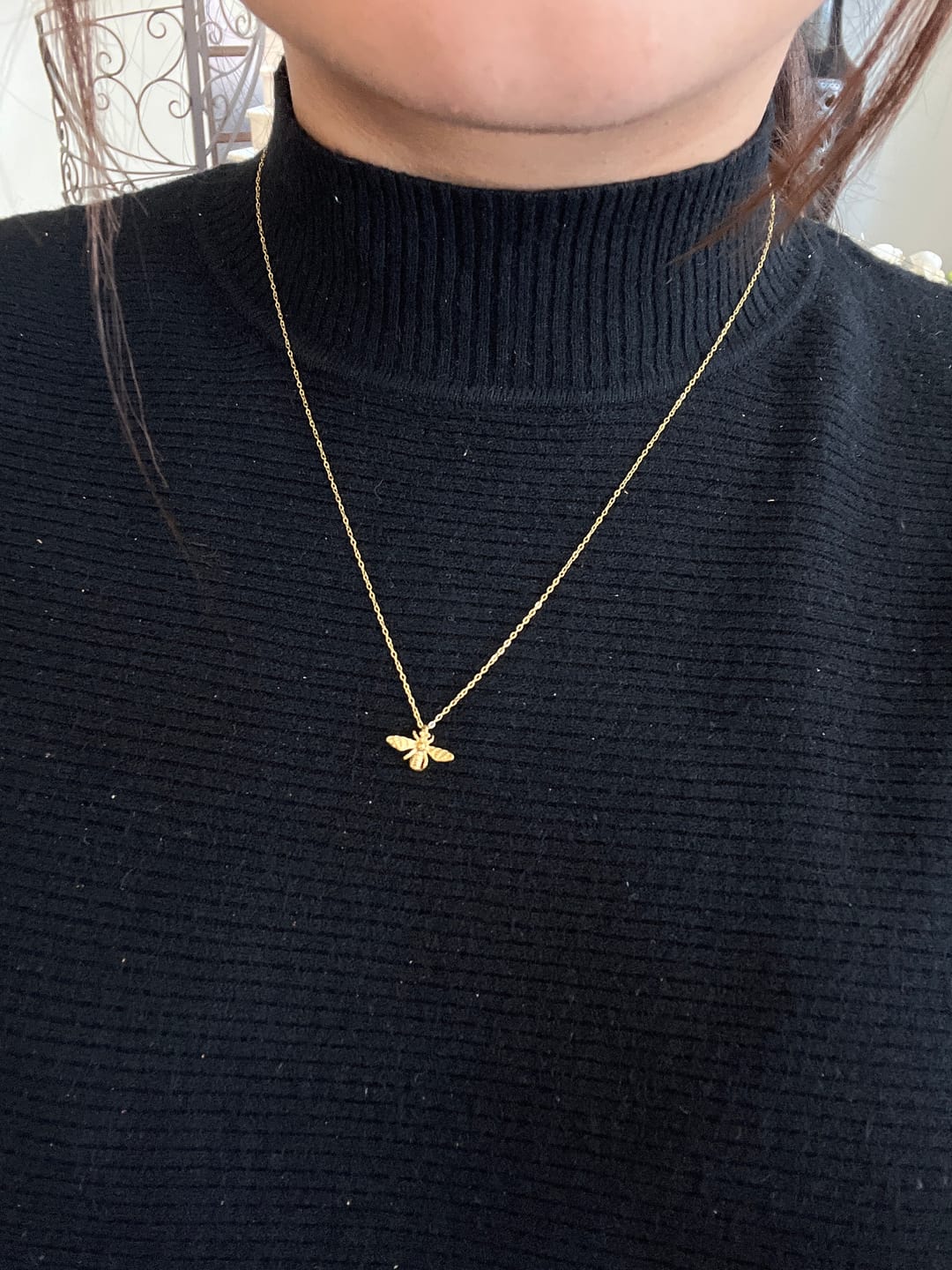 Customer photo review of Collar Queen Bee