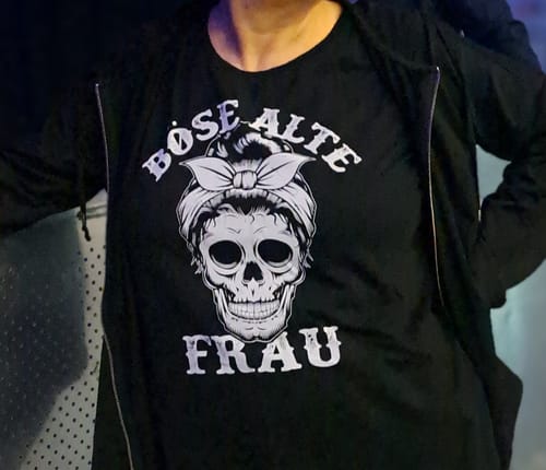 Customer photo review of Böse alte Frau - Damen T-Shirt