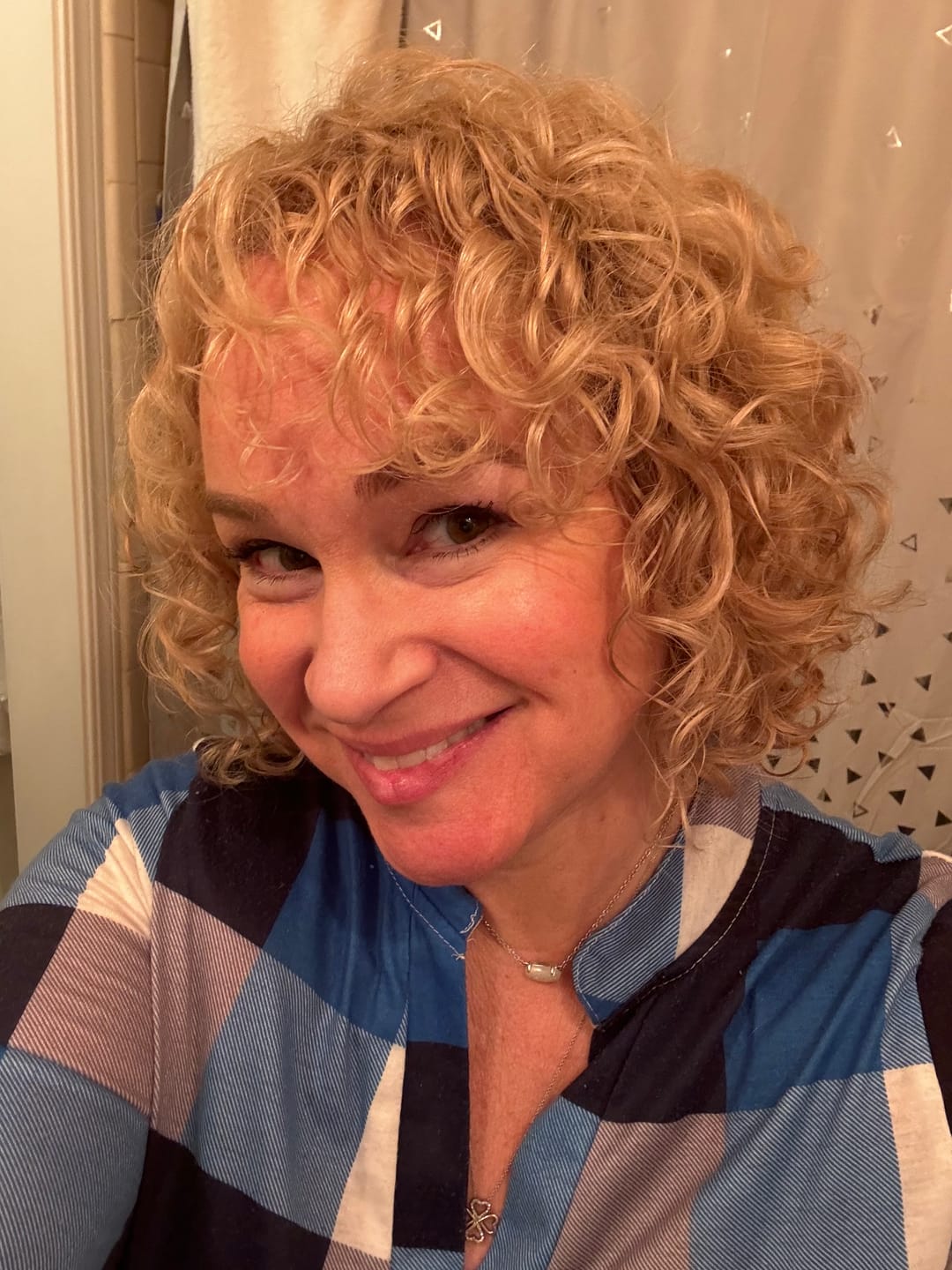 Customer photo review of Wash and Go Flaxseed Gel with Medium Hold for Curly Hair