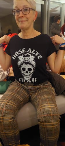 Customer photo review of Böse alte Frau - Damen T-Shirt
