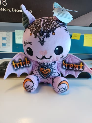 Customer photo review of Frankie the Modeling Bat