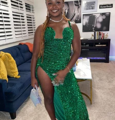 Customer photo review of Emerald Green Sequins on Velvet