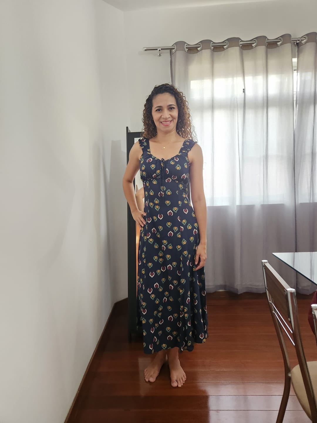 Customer photo review of Vestido Midi Alça Franzida - Preto Estampado