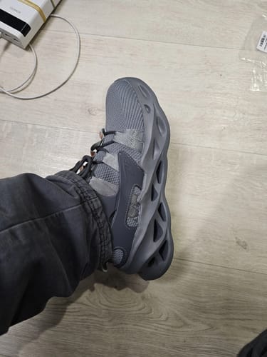 Customer photo review of GuardStep - Orthopädischer Arbeits- & Sicherheitsstiefel