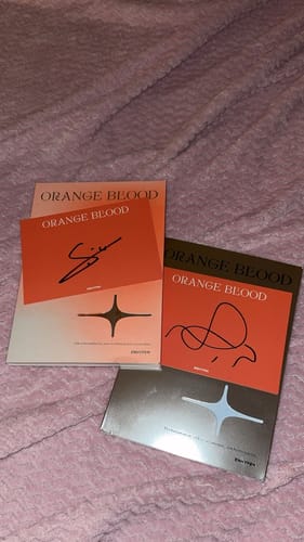 Customer photo review of ENHYPEN 5TH MINI ALBUM - ORANGE BLOOD (STANDARD + SIGNED VER.)