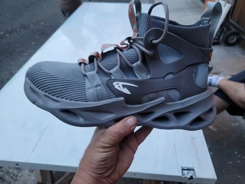 Customer photo review of GuardStep - Orthopädischer Arbeits- & Sicherheitsstiefel