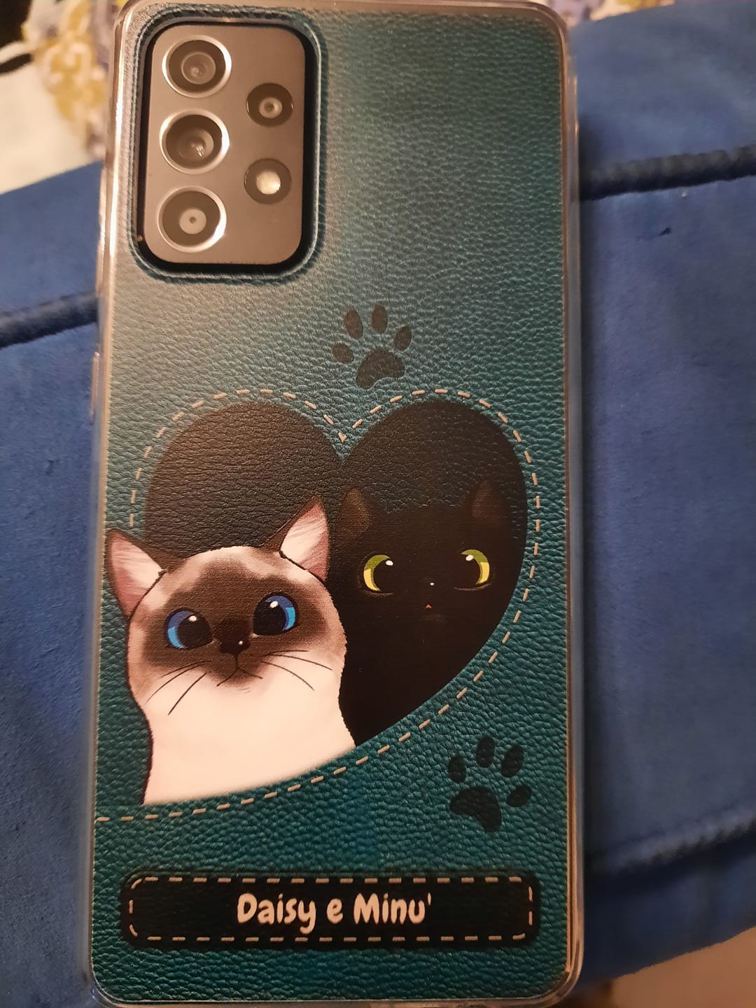 Customer photo review of Gatto con cuore aspetto similpelle - Custodia per il telefono personalizzata