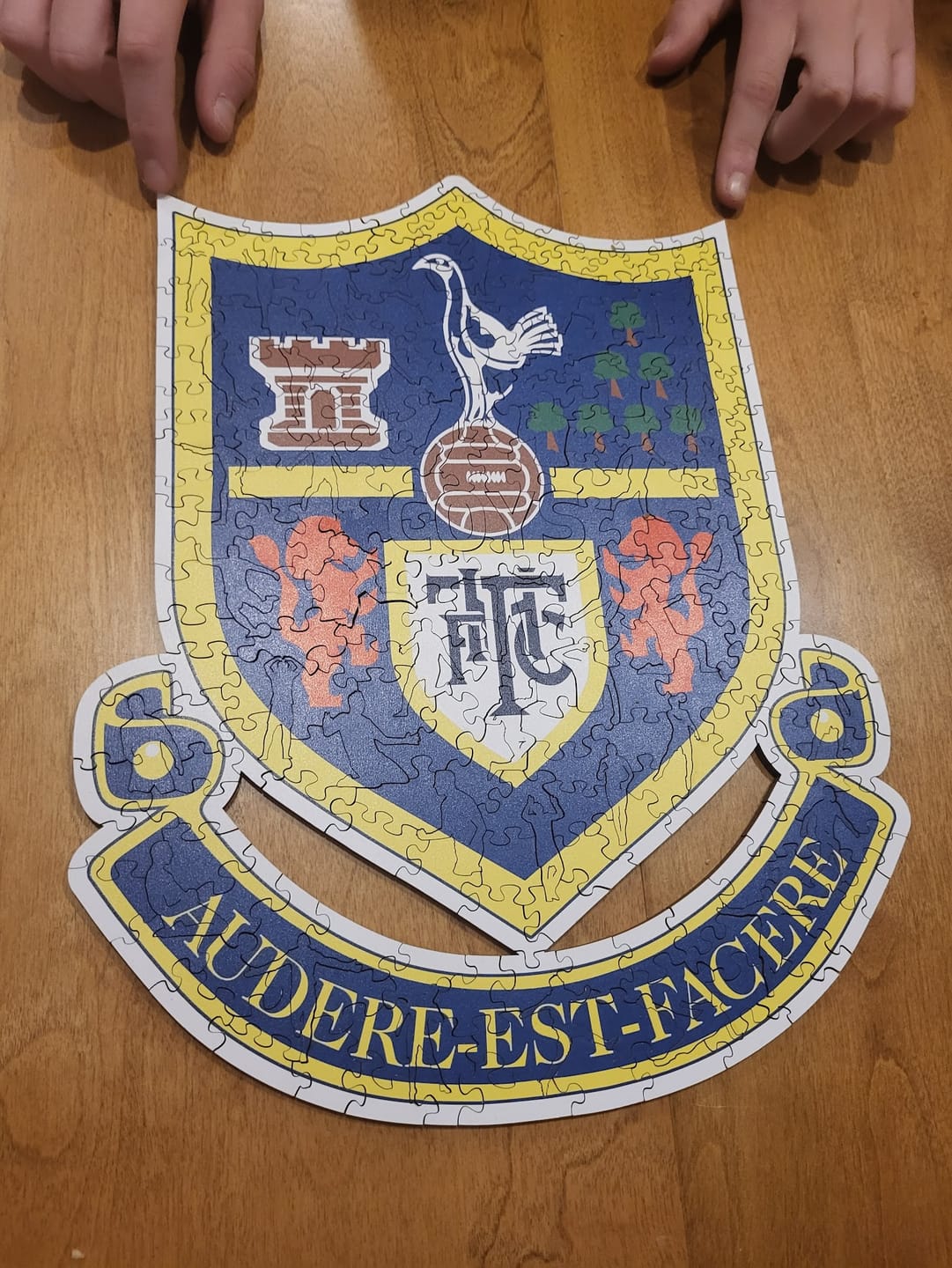 Customer photo review of Tottenham Hotspur FC® Retro Logo - Wooden Puzzle