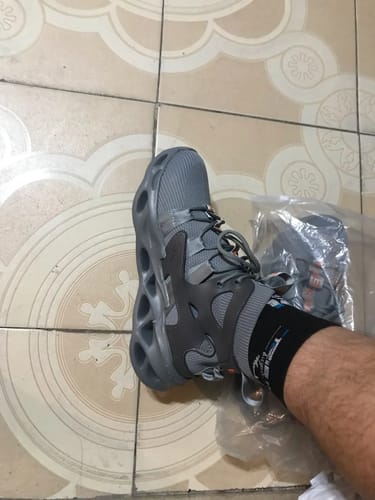 Customer photo review of GuardStep - Orthopädischer Arbeits- & Sicherheitsstiefel