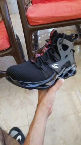Customer photo review of GuardStep - Orthopädischer Arbeits- & Sicherheitsstiefel