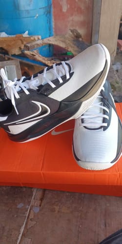 Customer photo review of Nike Men's Precision 6 Basketball Shoes