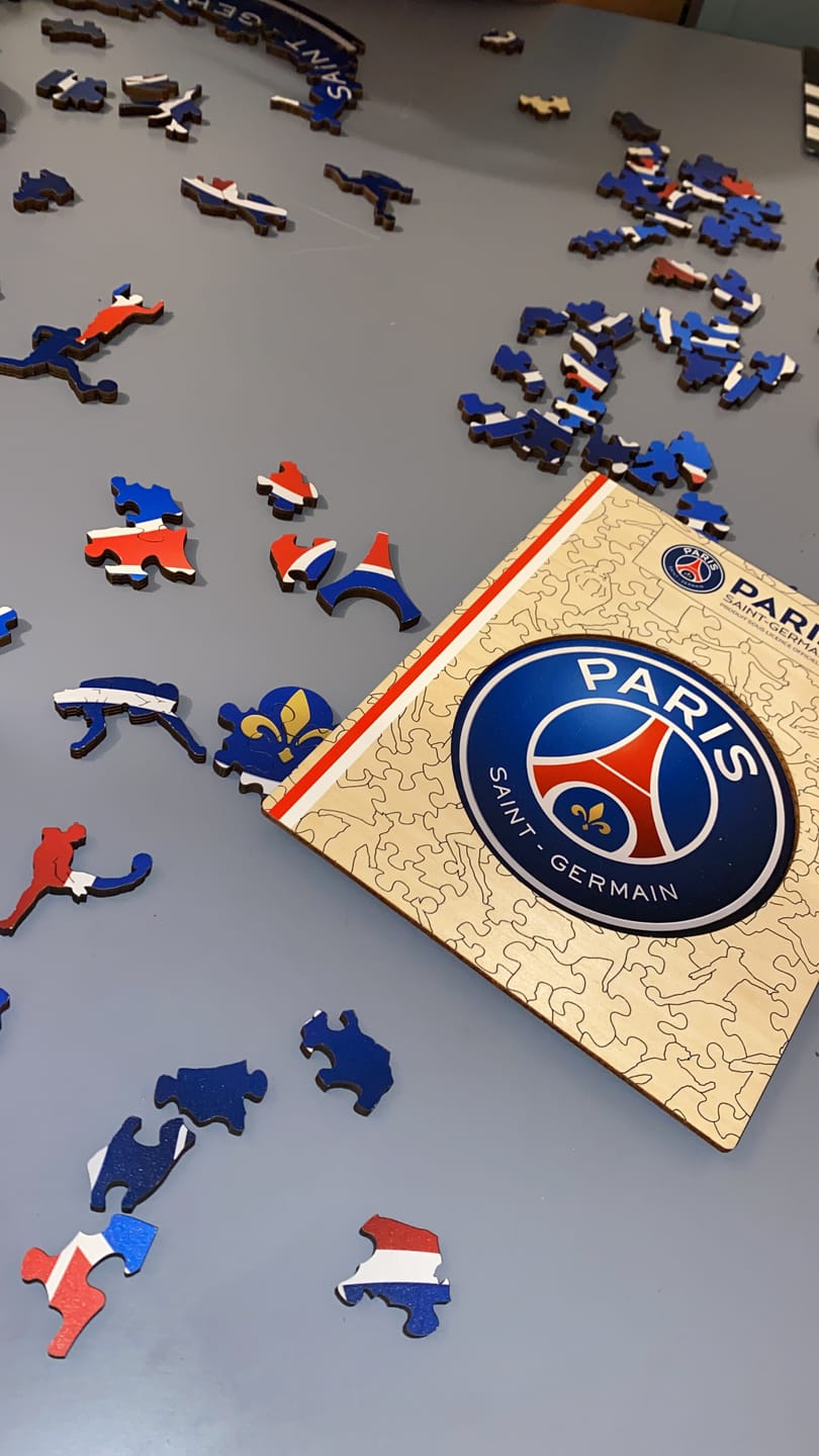 Customer photo review of Logo PSG FC® - Puzzle Officiel en Bois