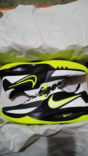 Customer photo review of Nike Men's Precision 6 Basketball Shoes