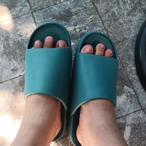 Customer photo review of Nike Men's Calm Slides