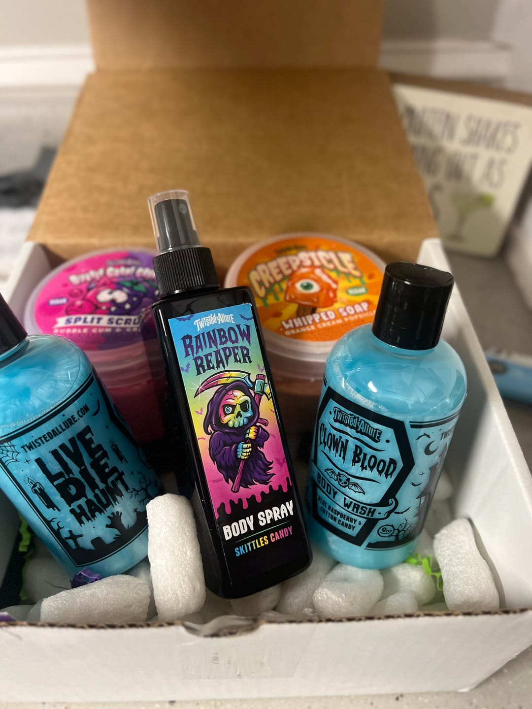 Customer photo review of Bubble Grape Gremlin Split Scrub (Bubble Gum & Grape)
