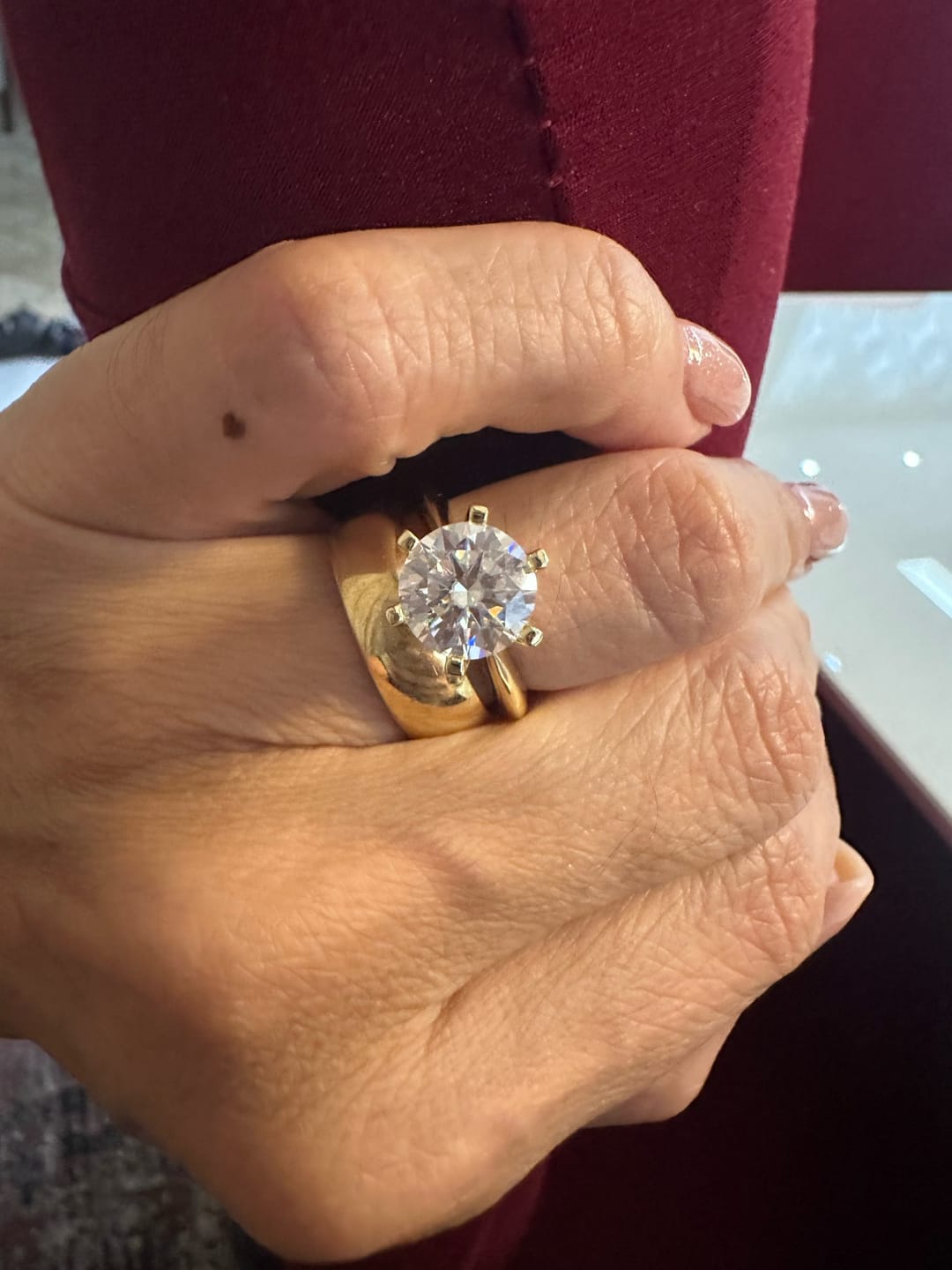 Customer photo review of Anel Solitário Banhado a Ouro