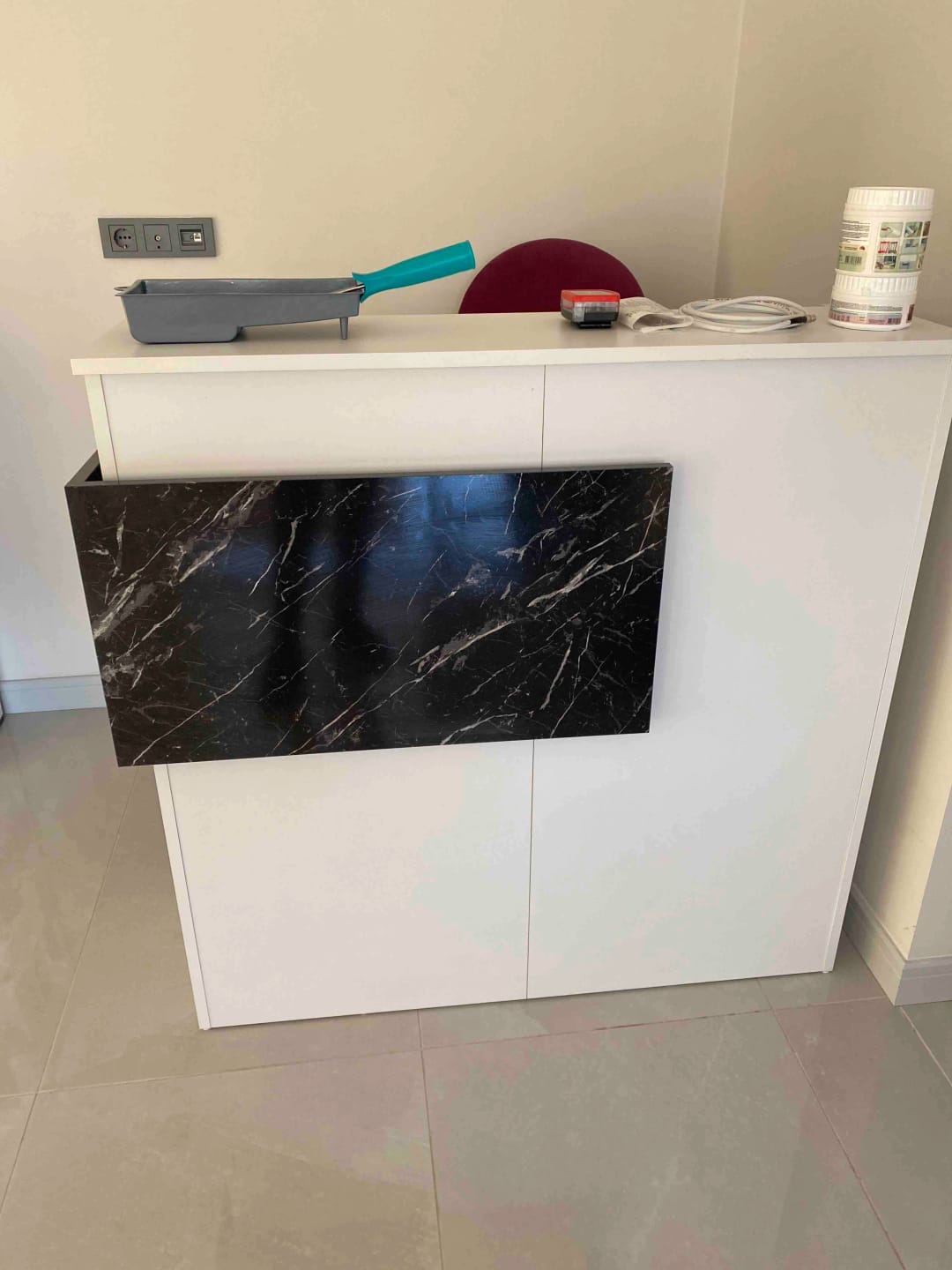 Customer photo review of Rani MA102 Karşılama Bankosu Led Işıklı Çekmeceli Banko Beyaz - Antrasit