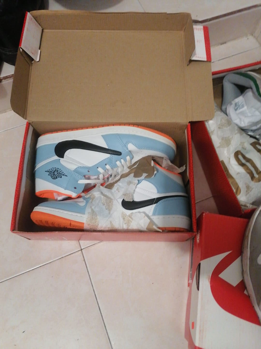Customer photo review of Tenis Retro 1 Vaquita
