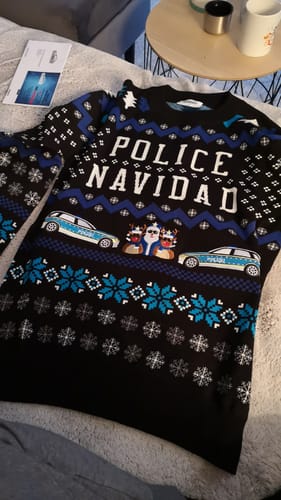 Customer photo review of Police Navidad Xmas Sweater mit Patchklettfläche
