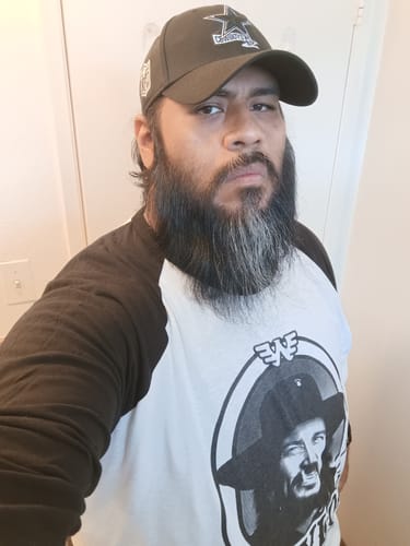 Customer photo review of Waylon Jennings Tour '79 Unisex Raglan