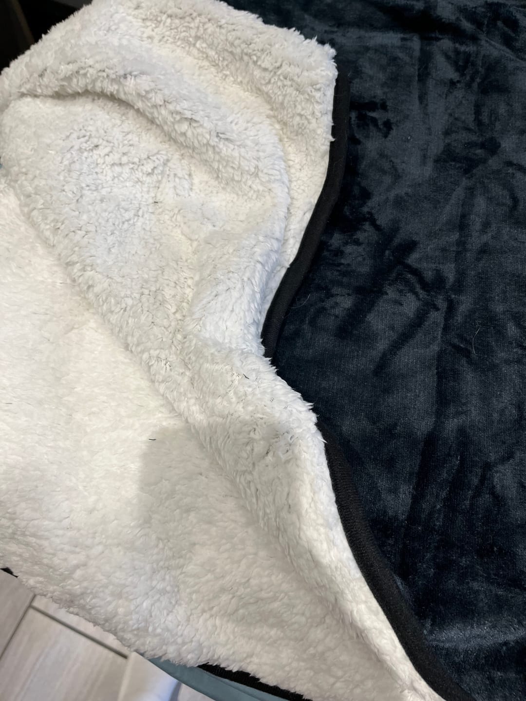 Customer photo review of Waterproof Splash blanket™️- Tasmanian Navy The OG