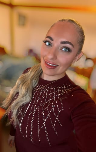 Customer photo review of The Loose Wave 22" Clip-In Ponytail