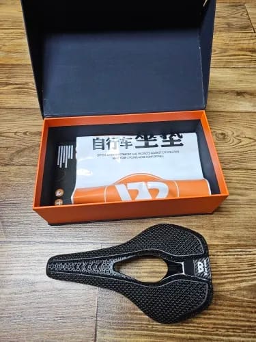 Customer photo review of CarbonXl Professional Series - T700 Carbon Fiber Fahrradsattel - 3D - schwarz