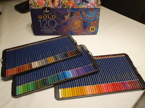 Customer photo review of 120 Teiliges Castle Gold Buntstift Set In Display Dose