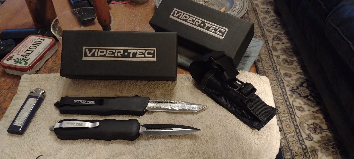 Customer photo review of Black Reaper OTF Knife