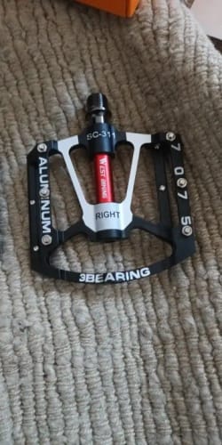 Customer photo review of APeX Alloy Bicycle Pedals - Ultralight CNC Aluminium Alloy - Anti-Slip - Flat Pedals - 3 Bearing